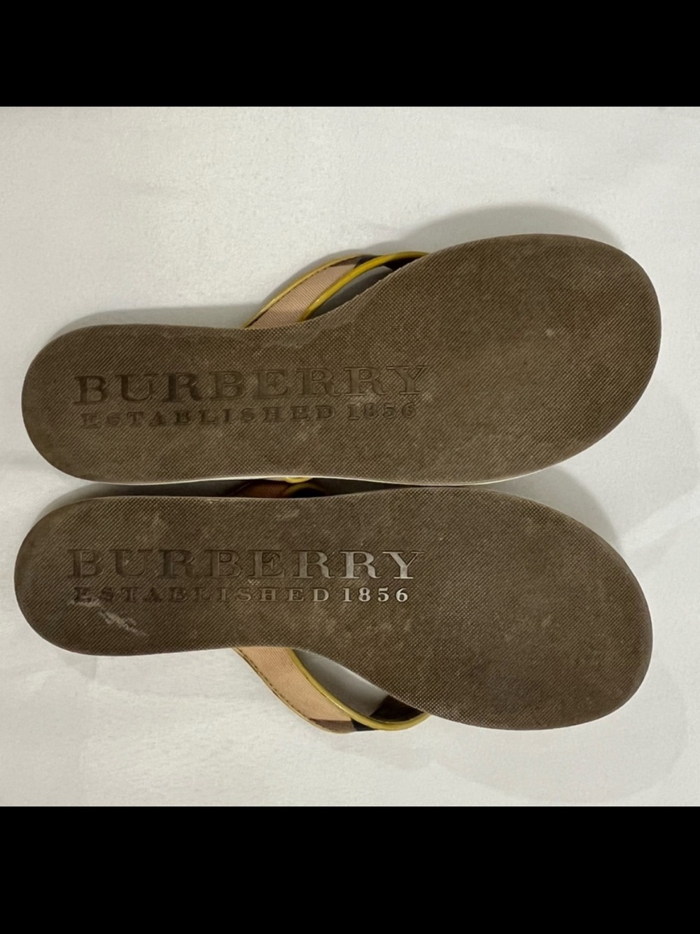 Burberry Nova Check Flip Flop Sandals Wom 7 - Yellow Cream Brown Tan Black - Picture 7 of 11